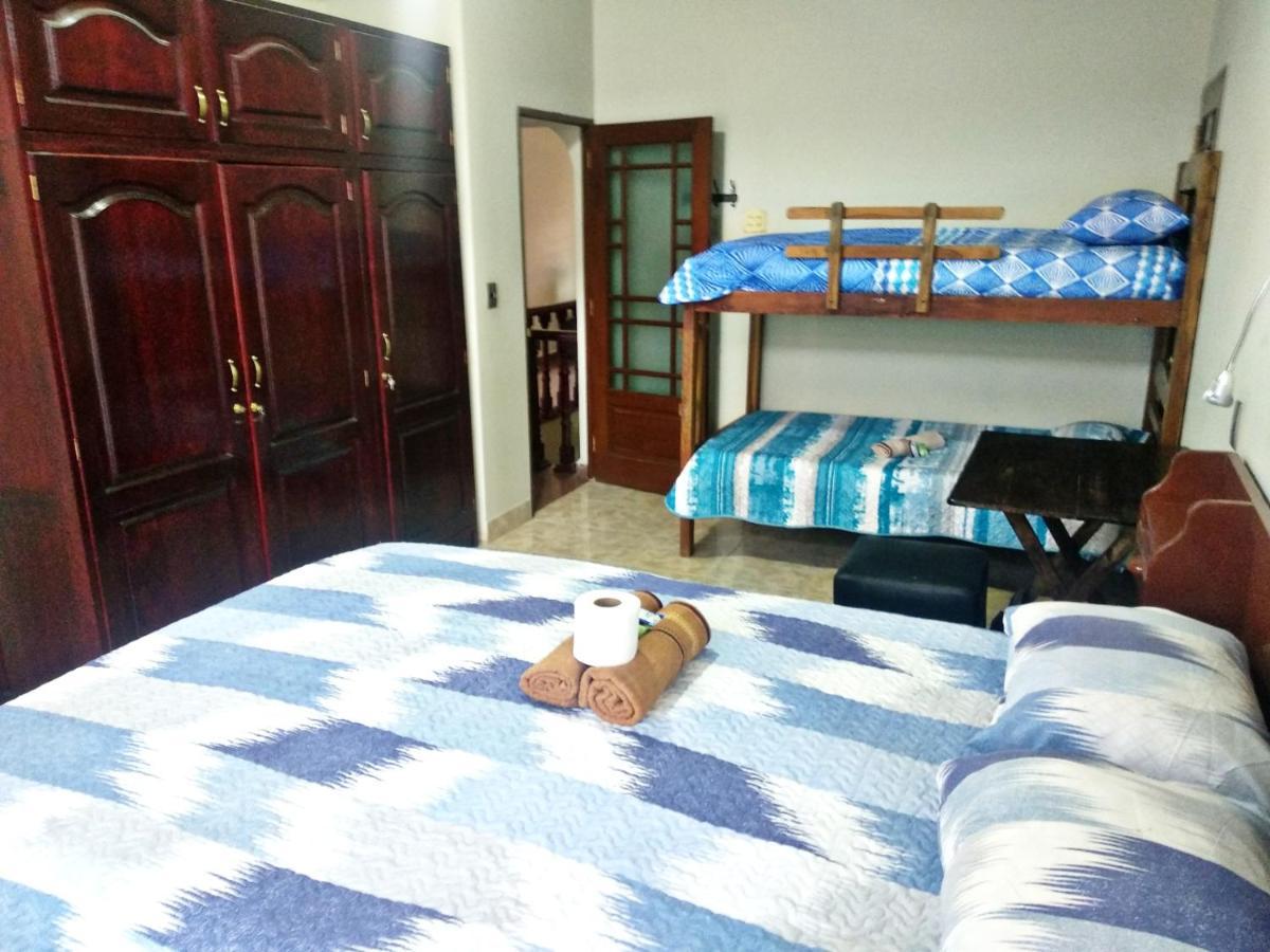 Residencial Moroni - Alojamiento En Cochabamba Bed and Breakfast Esterno foto