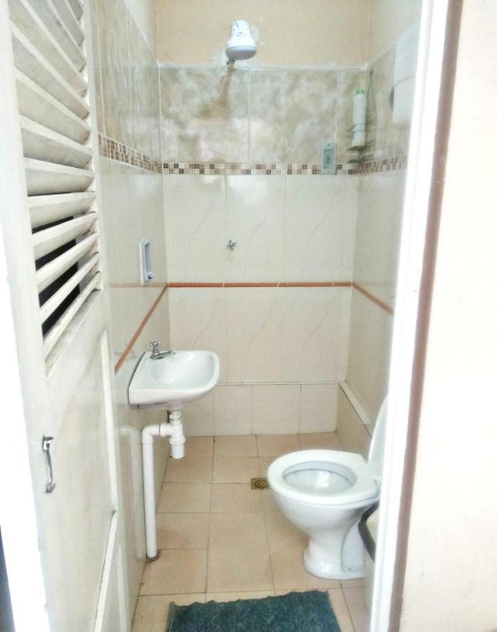 Residencial Moroni - Alojamiento En Cochabamba Bed and Breakfast Esterno foto