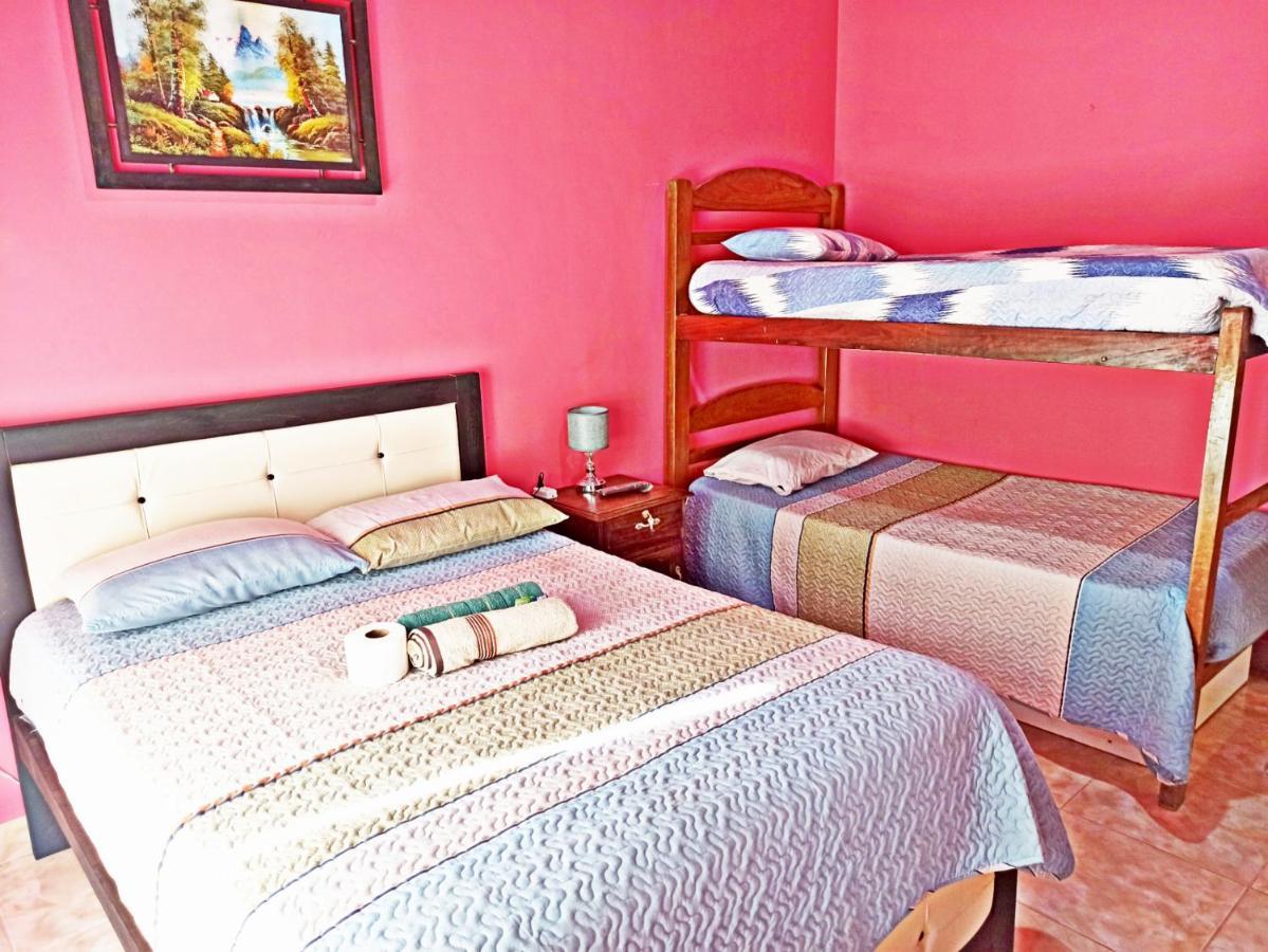 Residencial Moroni - Alojamiento En Cochabamba Bed and Breakfast Esterno foto