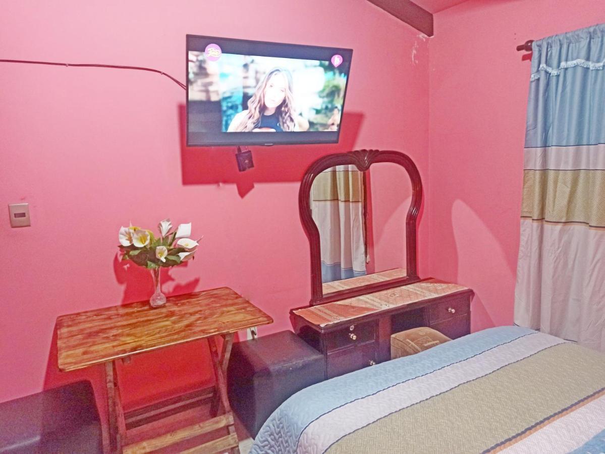 Residencial Moroni - Alojamiento En Cochabamba Bed and Breakfast Esterno foto
