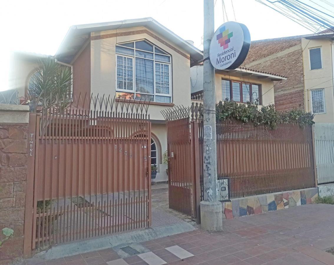 Residencial Moroni - Alojamiento En Cochabamba Bed and Breakfast Esterno foto