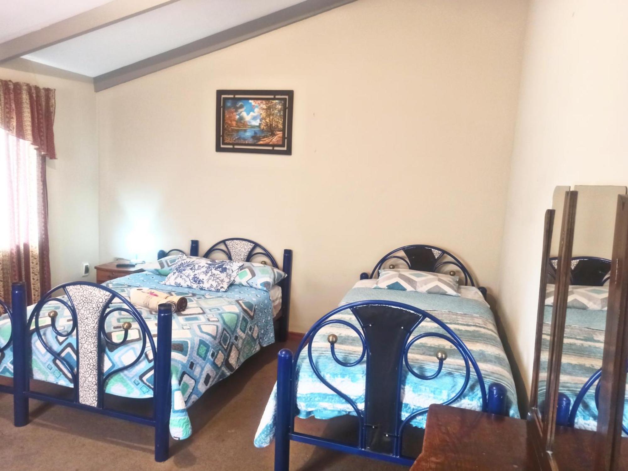 Residencial Moroni - Alojamiento En Cochabamba Bed and Breakfast Esterno foto