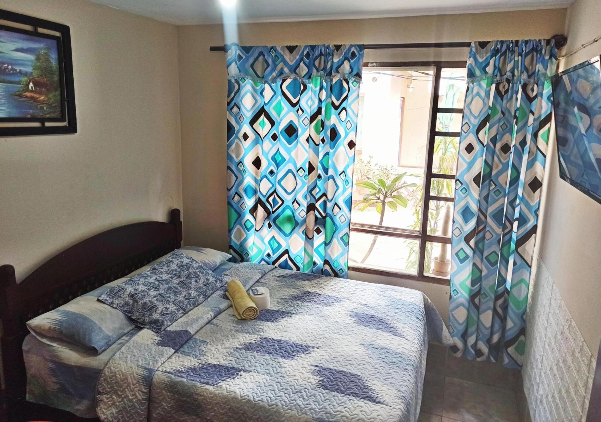 Residencial Moroni - Alojamiento En Cochabamba Bed and Breakfast Esterno foto